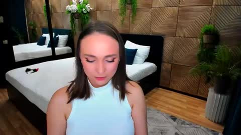 Snapshot of pieceofinspiration chatting on October 23, 5:44 pm Emelie online show from October 23, 5:44 pm