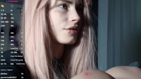 Snapshot of piera_ chatting on December 14, 7:51 pm Piera online show from December 14, 7:51 pm