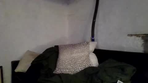 pierced_hanging online show from March 14, 6:19 am