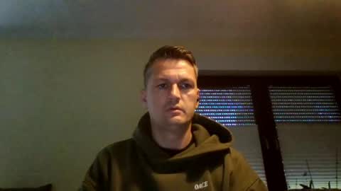 Snapshot of piercingsxxx chatting on May 7, 8:52 am piercingsxxx online show from May 7, 8:52 am