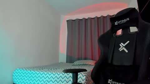 Pierre online show from December 1, 10:15 pm