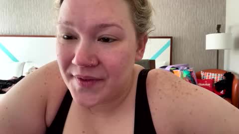 Piggy Rose online show from April 21, 3:28 pm