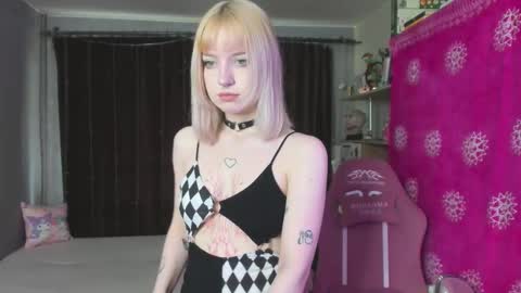 piginnya online show from September 17, 9:11 am