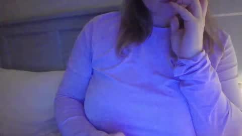 Snapshot of piklb00ty chatting on October 26, 4:51 am Pikl PiklB00ty on twitter online show from October 26, 4:51 am