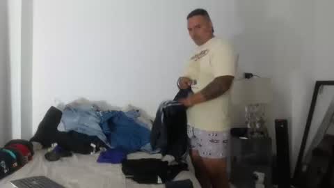 Snapshot of pikoro_gomez chatting on December 6, 2:02 am pikoro_gomez online show from December 6, 2:02 am