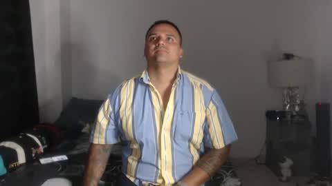 Snapshot of pikoro_gomez chatting on December 12, 2:37 am pikoro_gomez online show from December 12, 2:37 am