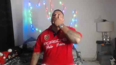 Snapshot of pikoro_gomez chatting on December 24, 1:38 am pikoro_gomez online show from December 24, 1:38 am