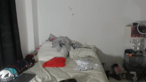 Snapshot of pikoro_gomez chatting on January 25, 1:32 am pikoro_gomez online show from January 25, 1:32 am