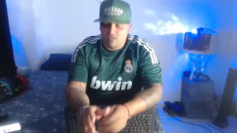 Snapshot of pikoro_gomez chatting on February 10, 5:47 am pikoro_gomez online show from February 10, 5:47 am