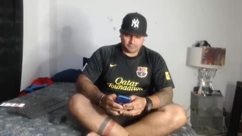 Snapshot of pikoro_gomez chatting on February 16, 1:58 am pikoro_gomez online show from February 16, 1:58 am