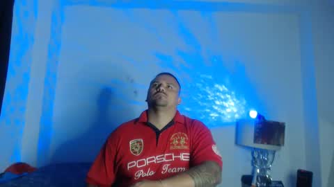 Snapshot of pikoro_gomez chatting on February 21, 4:07 am pikoro_gomez online show from February 21, 4:07 am