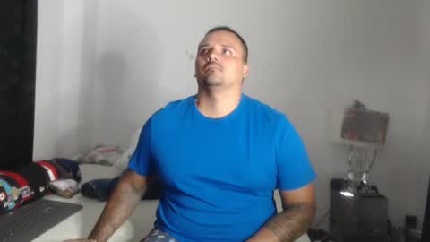 Snapshot of pikoro_gomez chatting on March 4, 1:55 am pikoro_gomez online show from March 4, 1:55 am