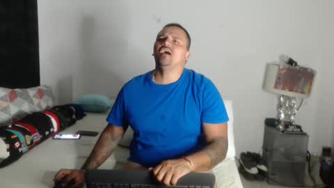 Snapshot of pikoro_gomez chatting on March 4, 5:53 am pikoro_gomez online show from March 4, 5:53 am