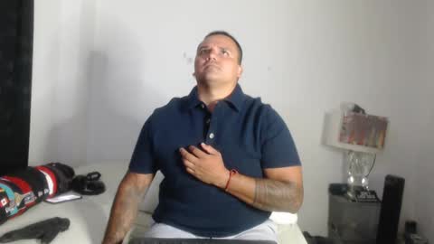 Snapshot of pikoro_gomez chatting on March 4, 10:49 pm pikoro_gomez online show from March 4, 10:49 pm