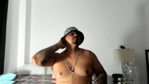 Snapshot of pikoro_gomez chatting on October 17, 1:20 am pikoro_gomez online show from October 17, 1:20 am