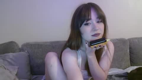 PilloGoddess online show from March 5, 5:29 am