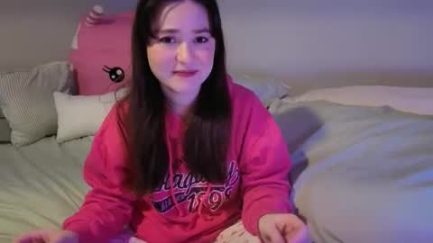 PilloGoddess online show from June 1, 9:22 am