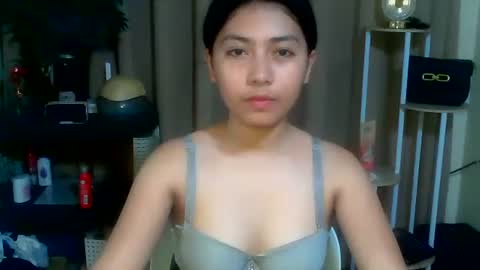 Snapshot of pinay_aangel chatting on April 5, 5:26 am pinay_aangel online show from April 5, 5:26 am