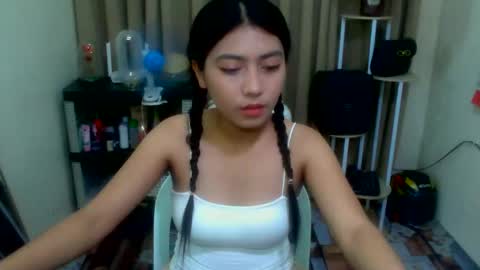 Snapshot of pinay_aangel chatting on April 10, 1:49 pm pinay_aangel online show from April 10, 1:49 pm