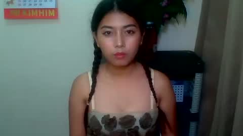 Snapshot of pinay_aangel chatting on April 16, 10:27 am pinay_aangel online show from April 16, 10:27 am