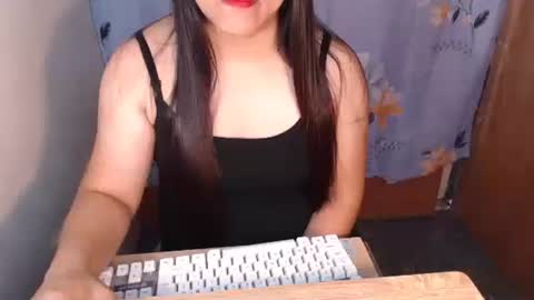 Snapshot of pinay_carlax chatting on October 18, 10:16 am pinay_carlax online show from October 18, 10:16 am