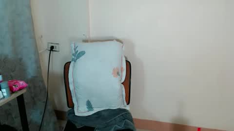 maxine online show from October 15, 8:25 am