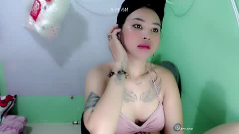 Snapshot of pinay_romancee chatting on May 20, 7:14 am pinay_romancee online show from May 20, 7:14 am