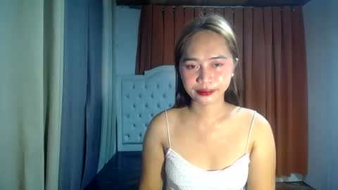 Snapshot of pinay_yahsy chatting on June 20, 2:42 pm pinay_yahsy online show from June 20, 2:42 pm