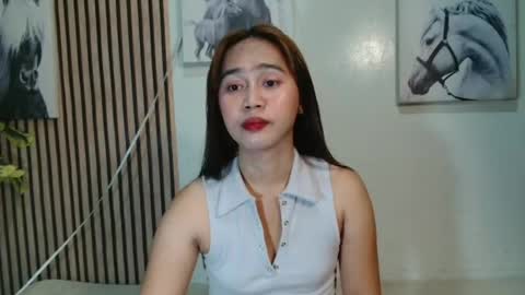 Snapshot of pinay_yahsy chatting on June 27, 8:30 am pinay_yahsy online show from June 27, 8:30 am
