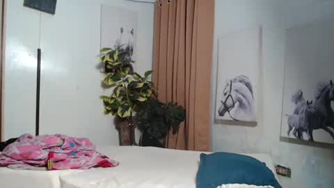 Snapshot of pinay_yahsy chatting on July 25, 6:05 pm pinay_yahsy online show from July 25, 6:05 pm