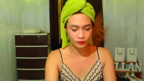 Snapshot of pinaycutie_jilian chatting on November 30, 9:57 am jilian online show from November 30, 9:57 am