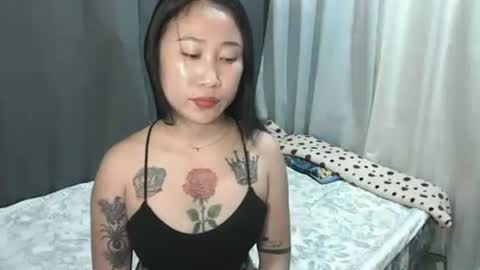 yumie  online show from April 9, 12:32 am