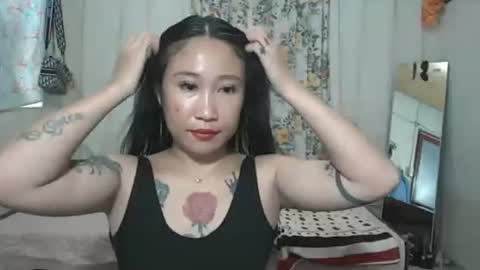 Snapshot of pinayhotty_yumie chatting on May 28, 8:00 am yumie online show from May 28, 8:00 am