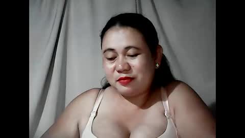 Snapshot of pinaymama12345 chatting on May 17, 2:13 pm pinaymama12345 online show from May 17, 2:13 pm