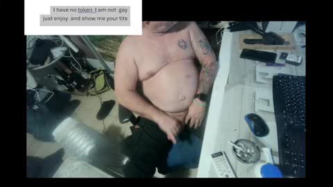 Snapshot of pini_z chatting on December 26, 10:09 pm pini_z online show from December 26, 10:09 pm