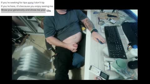 Snapshot of pini_z chatting on December 29, 7:53 pm pini_z online show from December 29, 7:53 pm