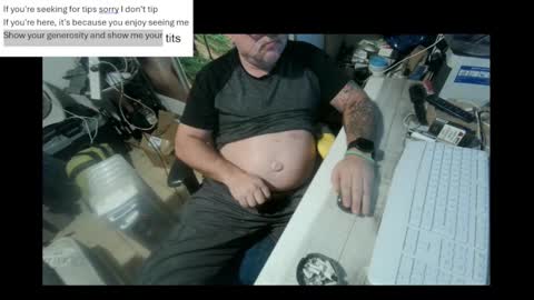 Snapshot of pini_z chatting on January 21, 3:21 pm pini_z online show from January 21, 3:21 pm