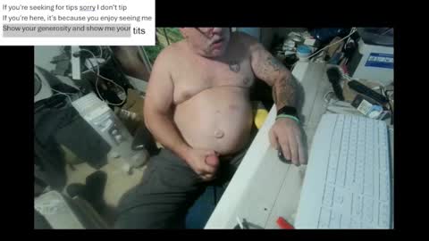 Snapshot of pini_z chatting on January 21, 8:21 pm pini_z online show from January 21, 8:21 pm