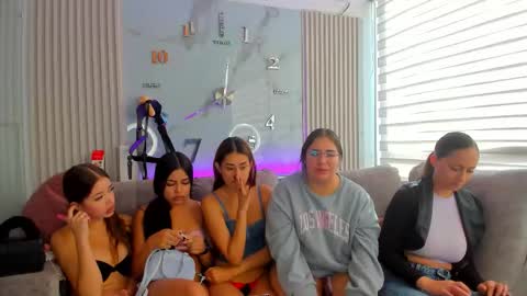 pink_as online show from February 5, 1:38 pm