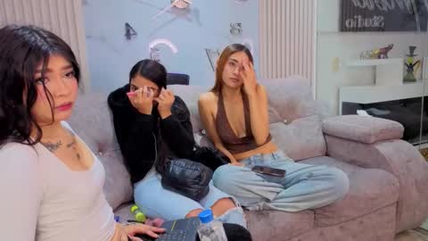 pink_as online show from March 11, 11:00 pm