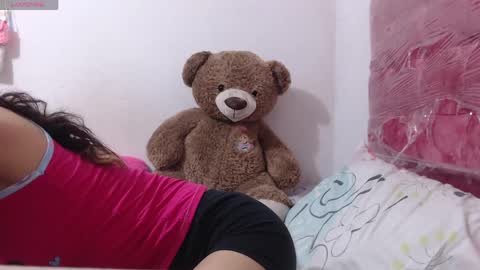 pink_love_25 online show from April 13, 5:13 am