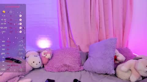 KELLY  online show from December 7, 11:23 pm