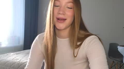 Snapshot of pink_rosee_ chatting on February 21, 3:29 am online show from February 21, 3:29 am