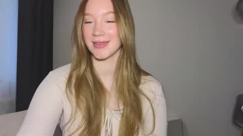 Snapshot of pink_rosee_ chatting on March 18, 3:20 am online show from March 18, 3:20 am