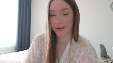 Snapshot of pink_rosee_ chatting on April 10, 1:44 am online show from April 10, 1:44 am