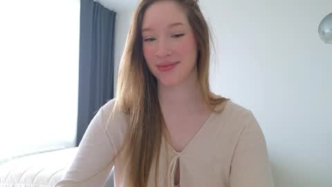 Snapshot of pink_rosee_ chatting on May 8, 3:01 am online show from May 8, 3:01 am