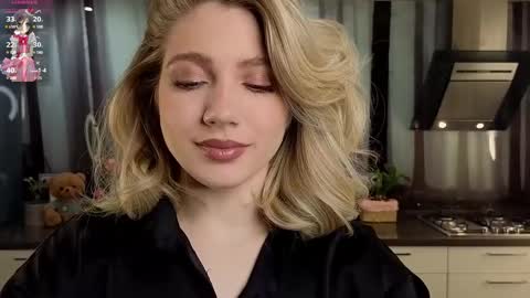 Snapshot of pinkadele chatting on February 13, 8:38 am Adele online show from February 13, 8:38 am