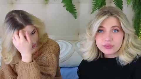 Snapshot of pinkadele chatting on October 28, 9:46 am Adele online show from October 28, 9:46 am