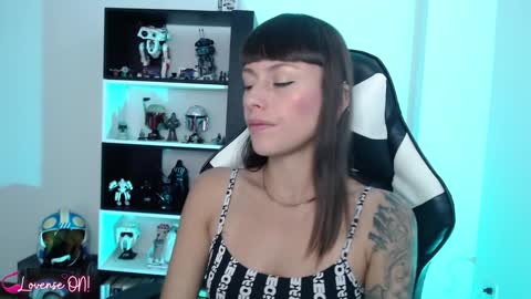 Emily online show from January 18, 5:48 pm