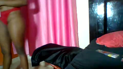 Snapshot of pinkdomina01 chatting on July 13, 6:33 pm pinkdomina01 online show from July 13, 6:33 pm